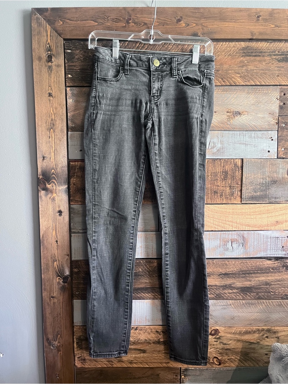 American Eagle Outfitters stretch  low rise Skinny Jeans in Charcoal Gray 4